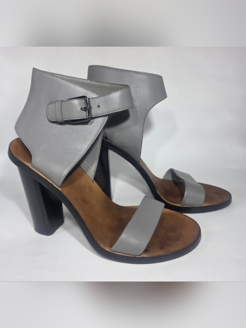Vince Women's Gray Leather Ankle Strap Block Heel Sandals Size 6.5 M Italy Made